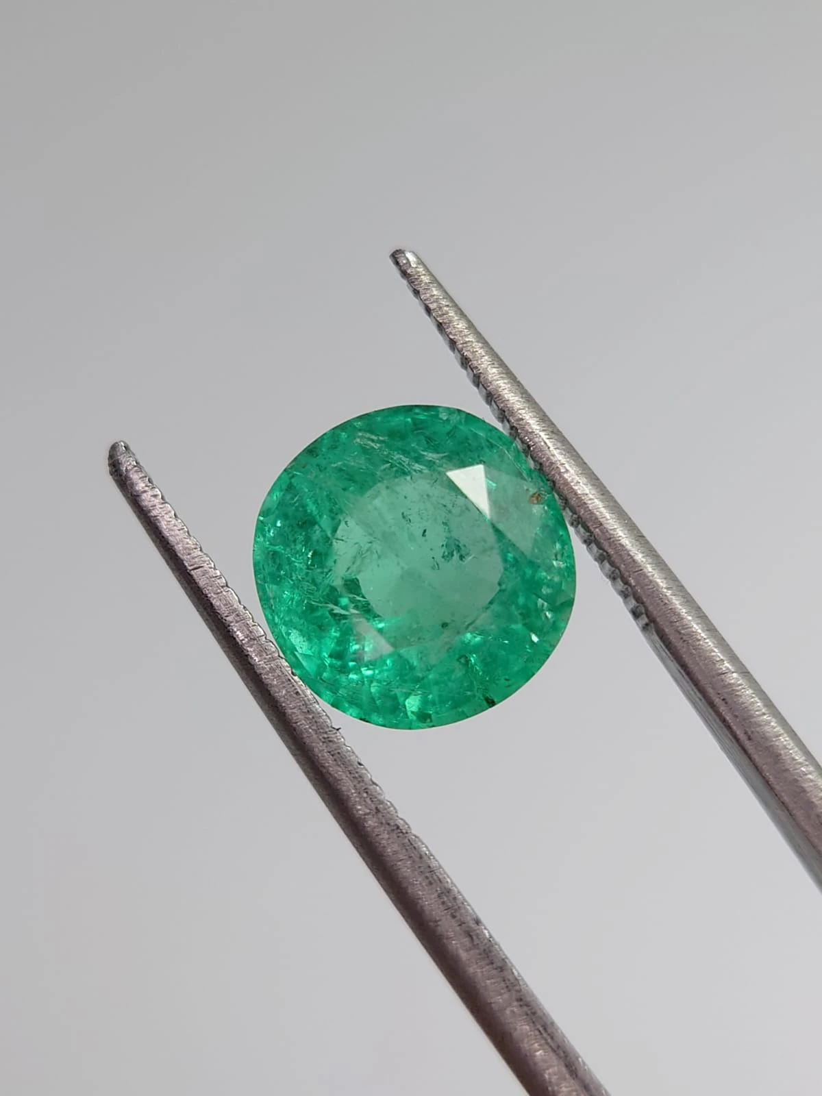 2.65ct Natural Green Emerald Round Cut From Panjshir Afghanistan — view 1
